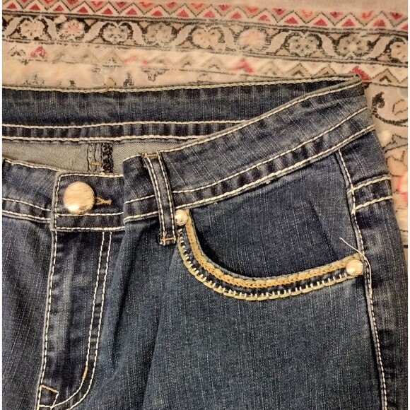 NWT! Meet Me Medium Blue Bootcut Jean w/Brown Embroidered Pockets. Size 15 - Picture 2 of 8